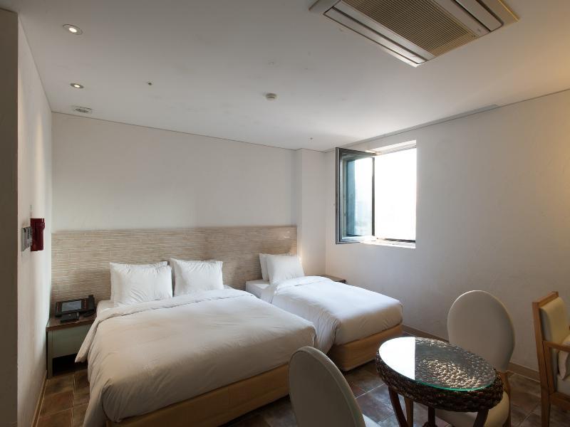 Benikea Hotel Acacia Seoul Bagian luar foto