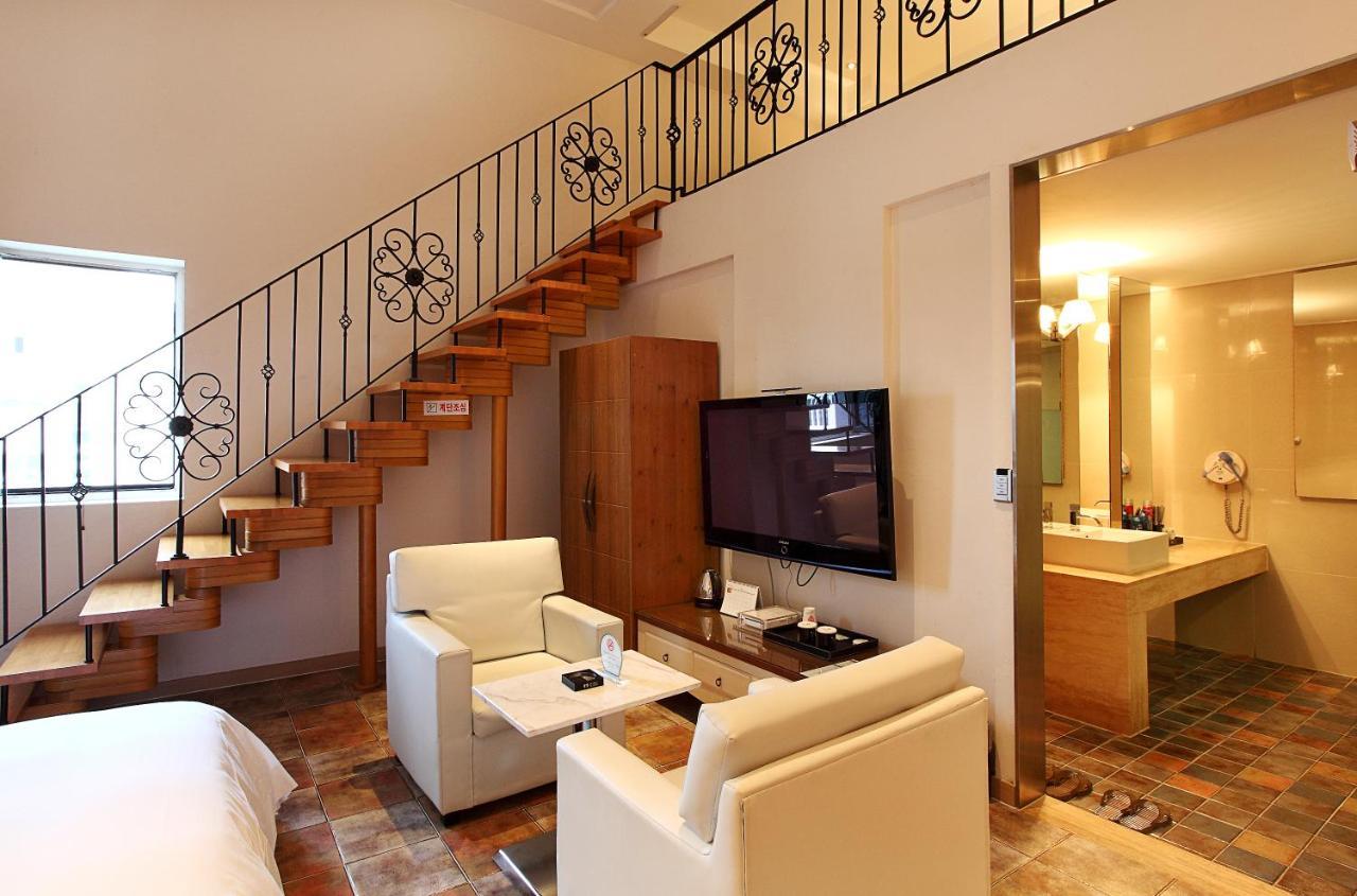 Benikea Hotel Acacia Seoul Bagian luar foto