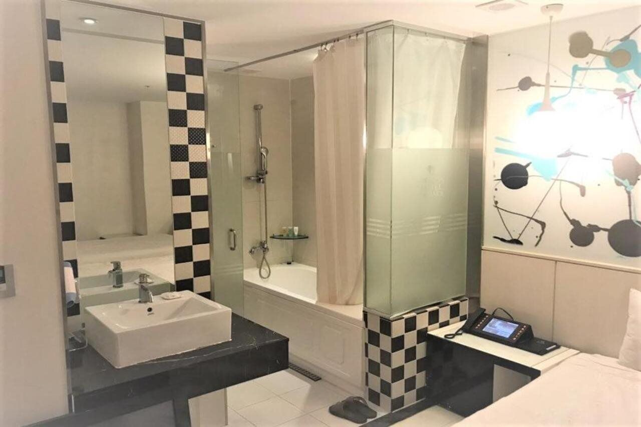 Benikea Hotel Acacia Seoul Bagian luar foto
